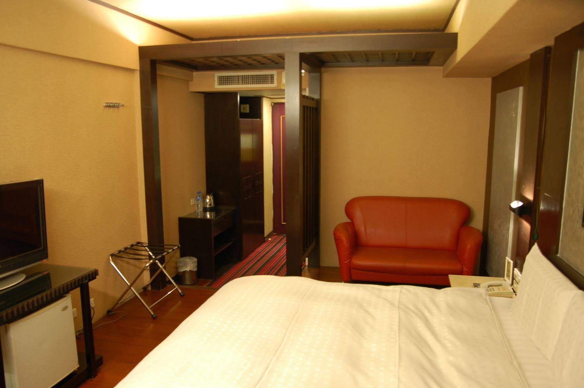 Hub Hotel Kaohsiung Yisin Branch מראה חיצוני תמונה